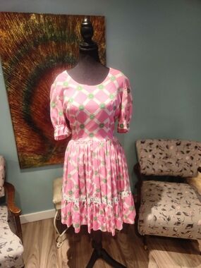 Vintage Pink Floral Diamond Print Short Dress